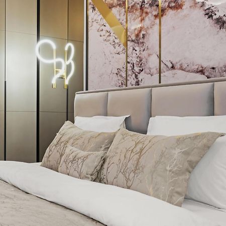 Central Two Rooms Apartment The Paradise Of Lights Bucareste Exterior foto