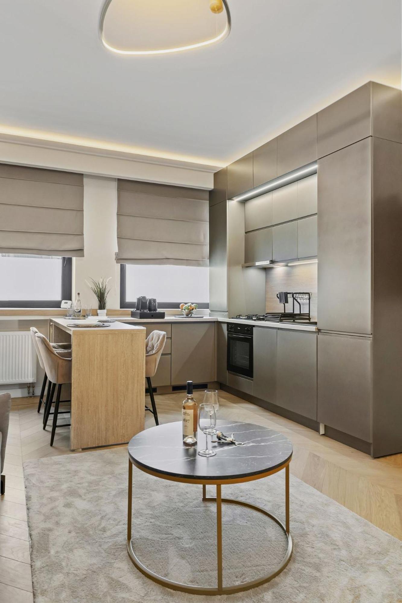 Central Two Rooms Apartment The Paradise Of Lights Bucareste Exterior foto