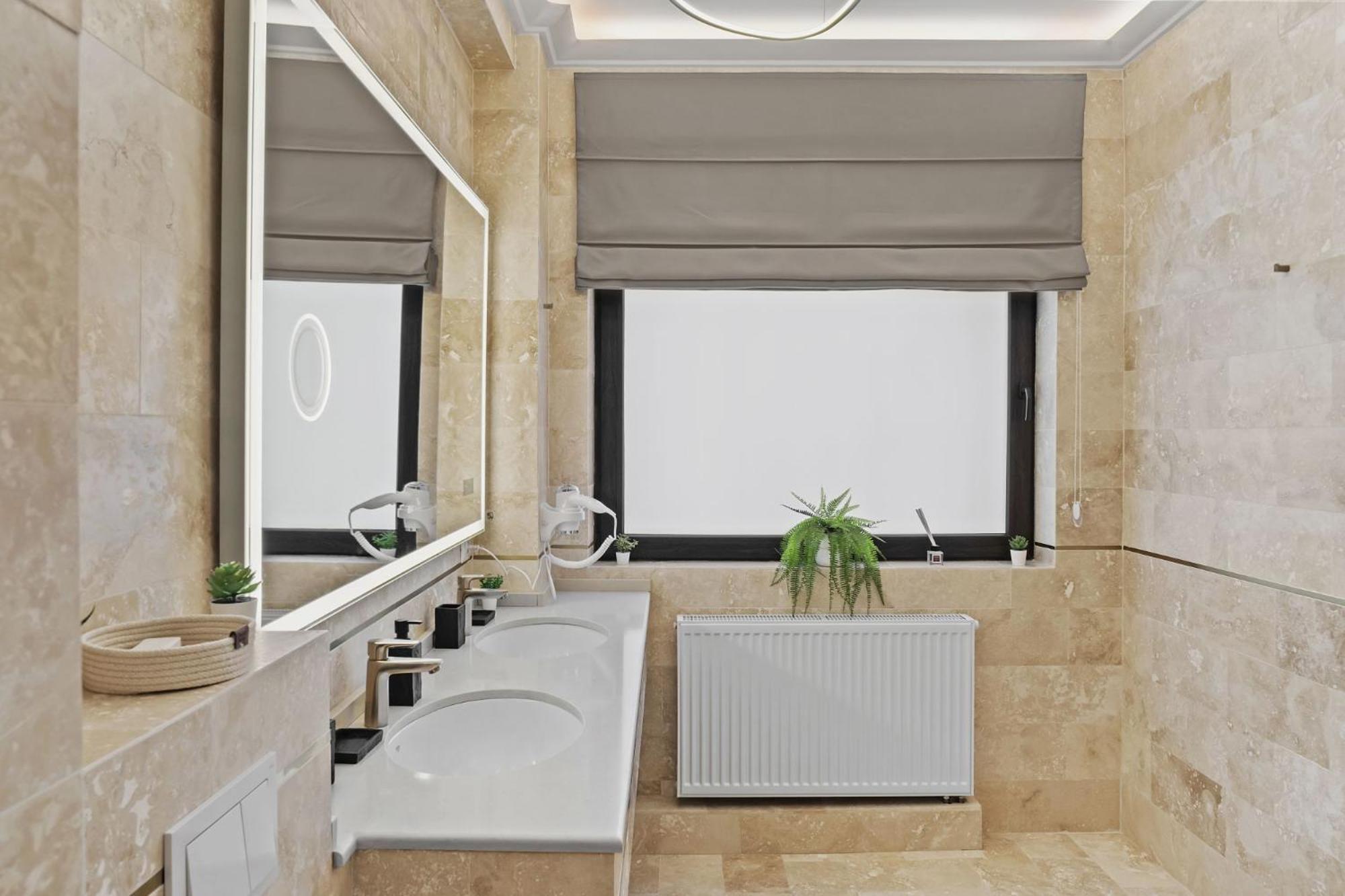 Central Two Rooms Apartment The Paradise Of Lights Bucareste Exterior foto