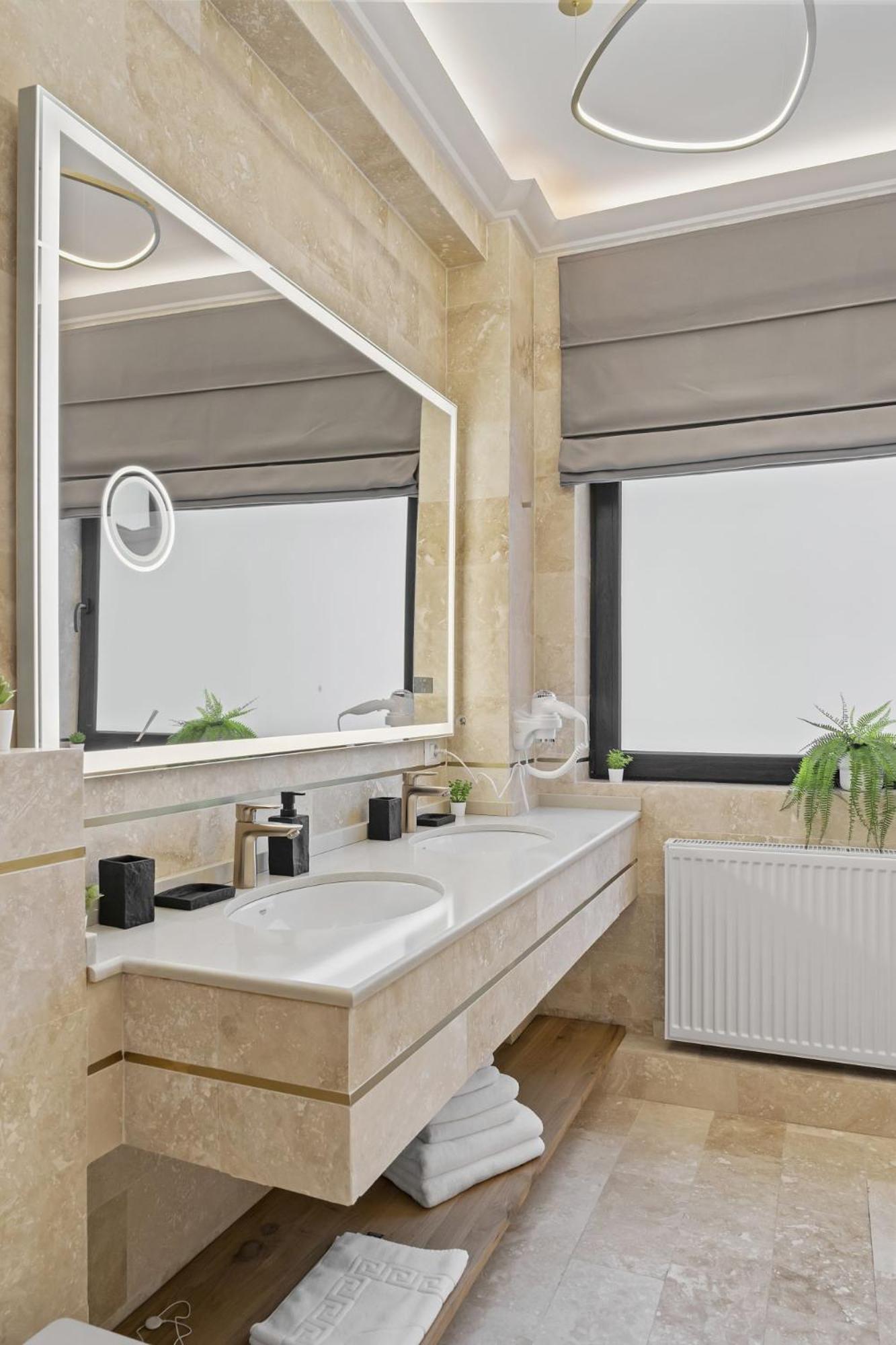 Central Two Rooms Apartment The Paradise Of Lights Bucareste Exterior foto